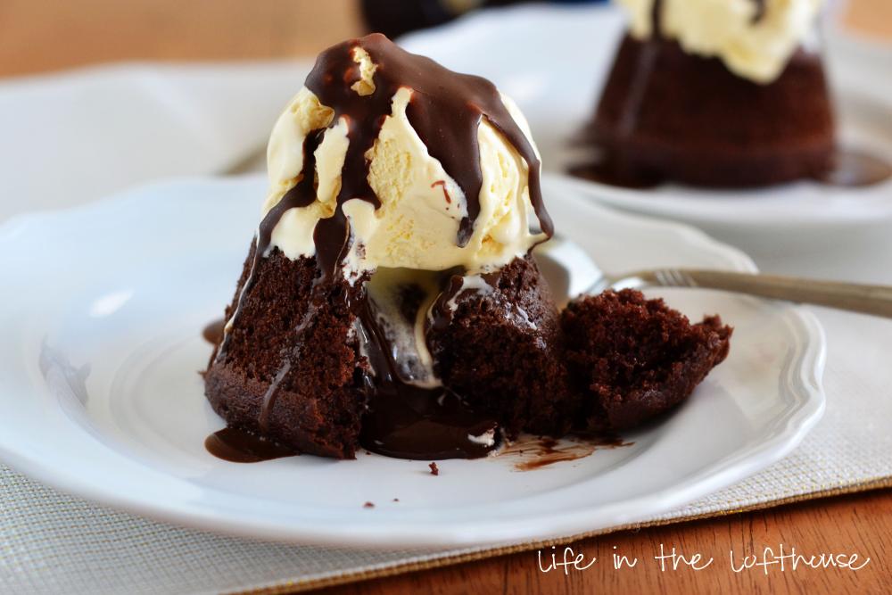 chocolate-lava-cakes3.jpg