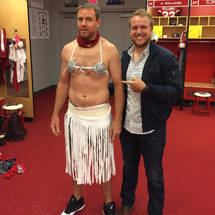 carson-palmer-weird-outfit-qb-bucket-challenge.png