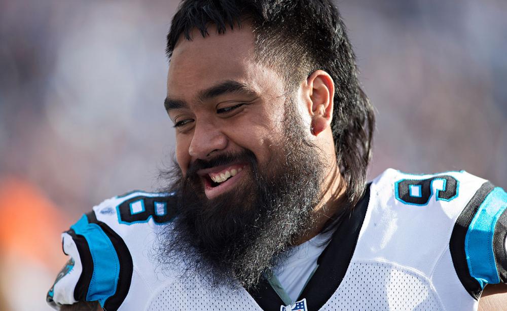 mmqb-lotulelei-star.jpg