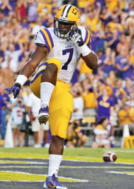 58f458d010fb1_Fournette22HeismanPose22.thumb.png.a1923178fe9f0ecdd5b6ee825dc0f72d.png