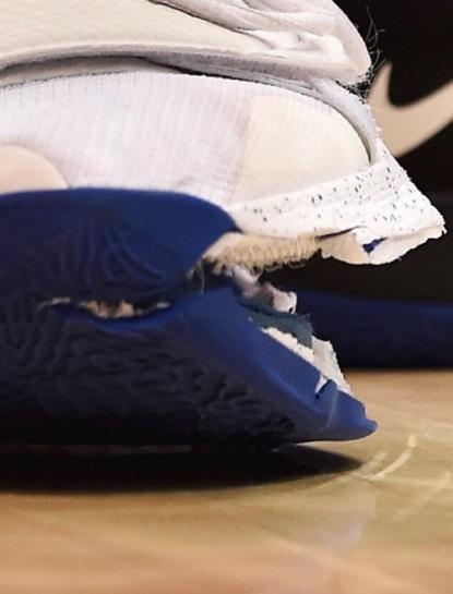 PHOTO-Close-Up-Of-Zion-Williamsons-Shoe-Shows-It-Was-Torn-In-Half-3.jpg.8f06ea41a06d27247269276c368d6c87.jpg