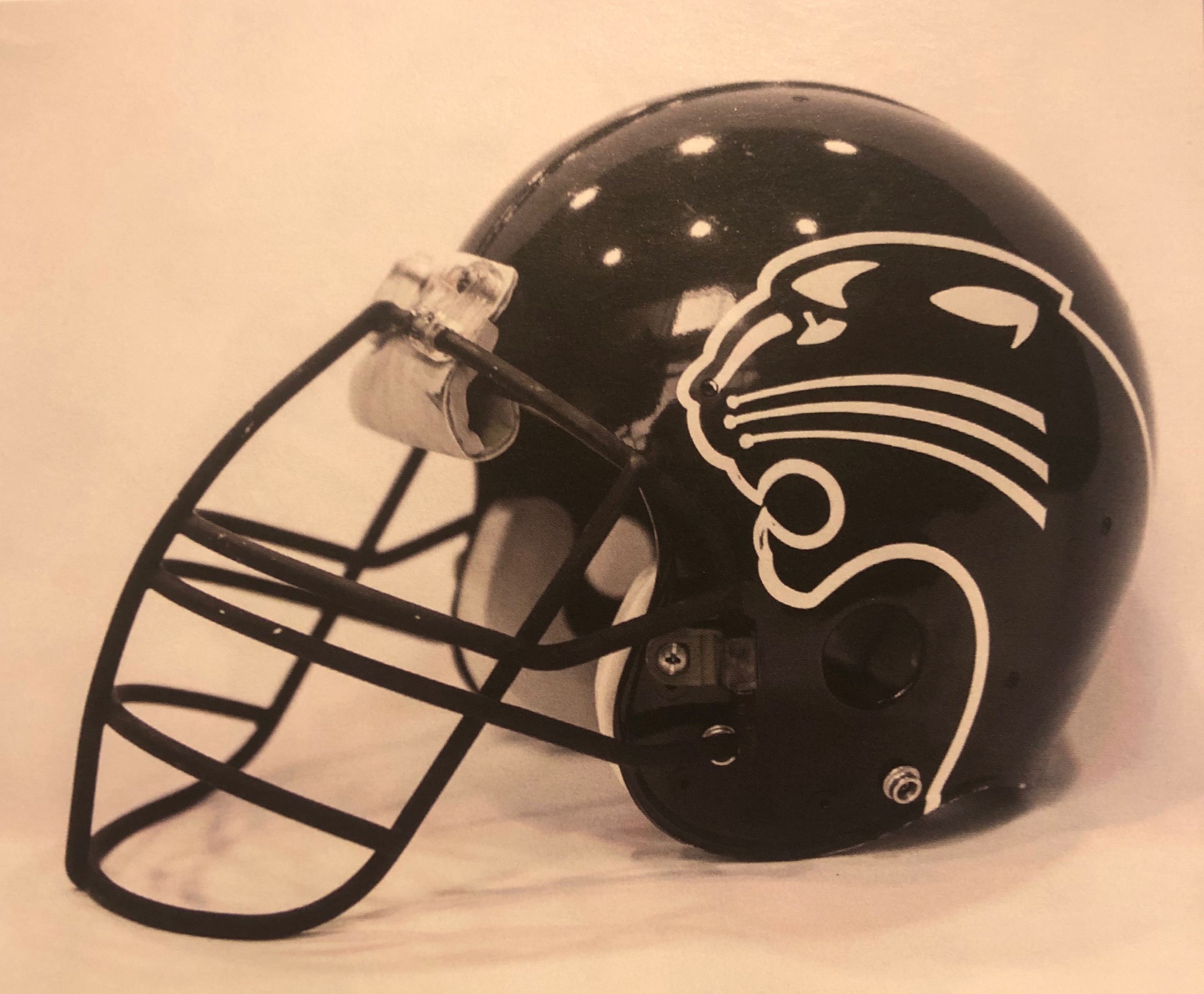 Per @adamschefter, NFL approved alternate helmets today for teams wearing throwback  uniforms starting in 2022. Would you like to see the…